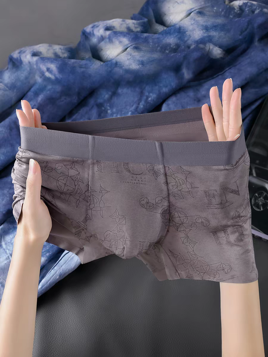 Obsidian Veil Monogram Trunk – Pack of 4